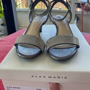 Stunning Alex Marie Silver w/Rhinestone Evening Sandals NIB